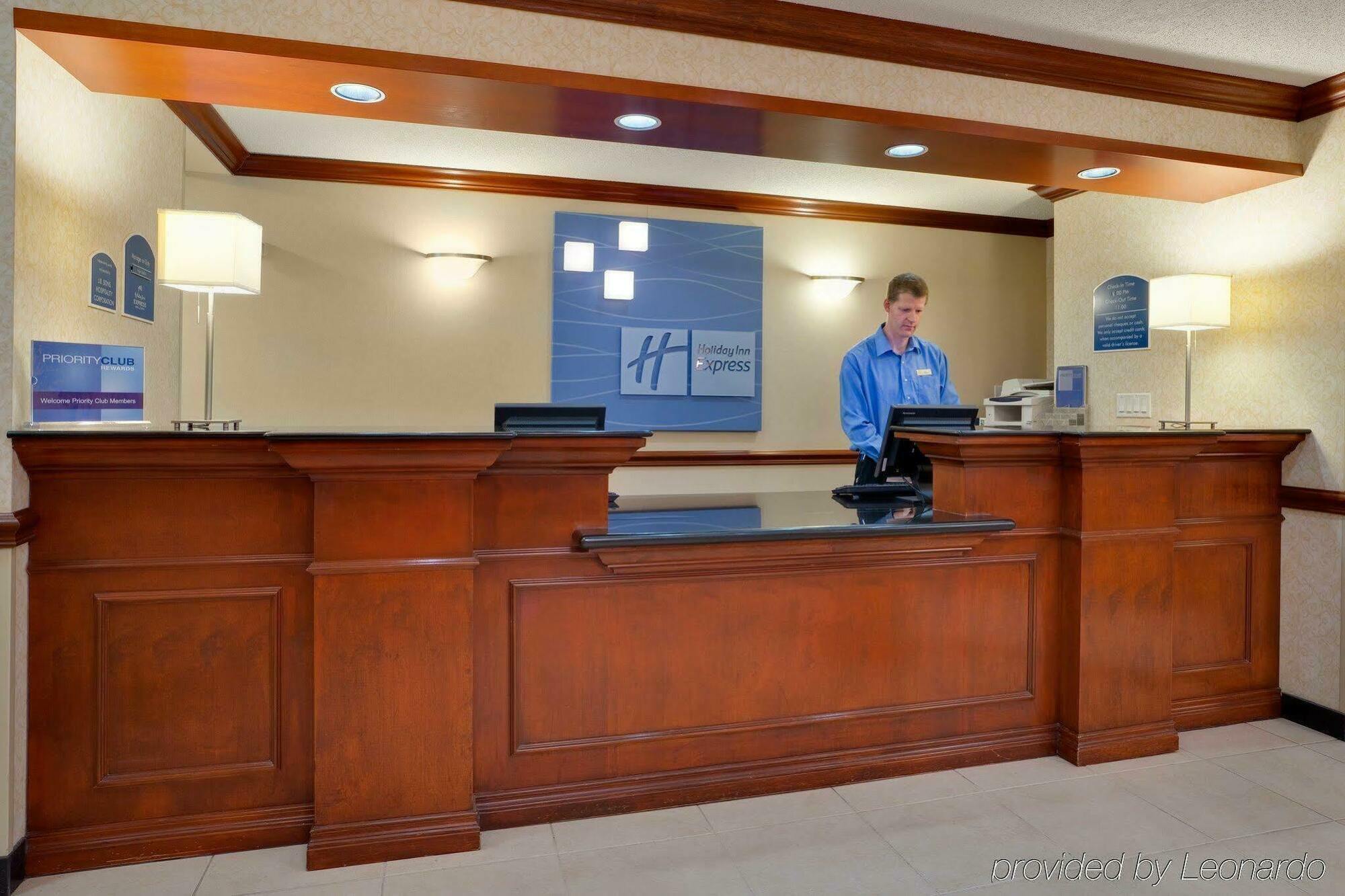 Holiday Inn Express Hotel & Suites Barrie By Ihg Dalaman gambar